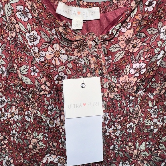 ULTRA FLIRT • floral blouse • Size Small - Picture 3 of 3